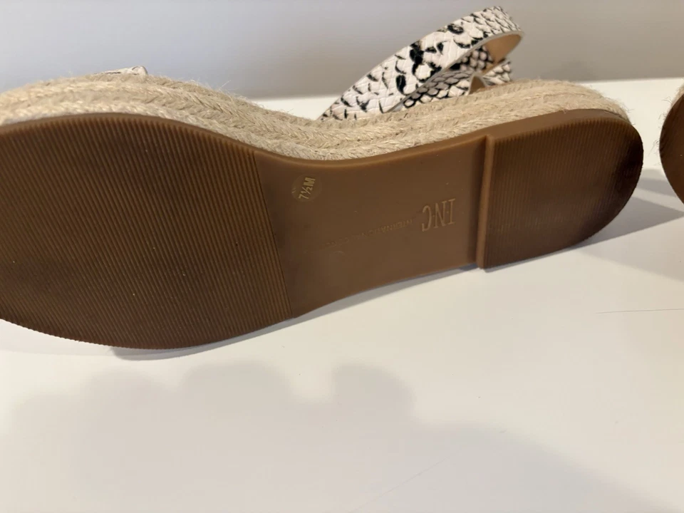 Inc International Adorable Black And White Valetta Sandle Size 7.5 - Image 2 of 4