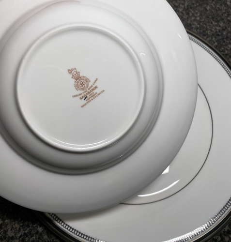 Royal Doulton Fine Bone China England Sarabande H 5023 6 Piece Place Setting - Picture 3 of 6