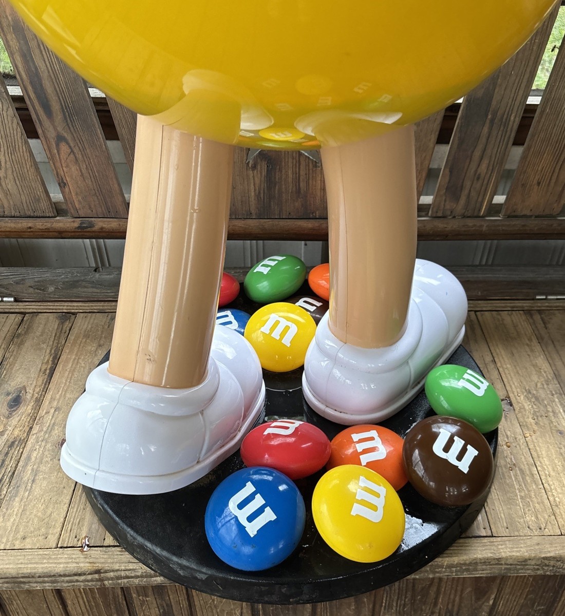 M&M Store Display Yellow Peanut Candy, 41