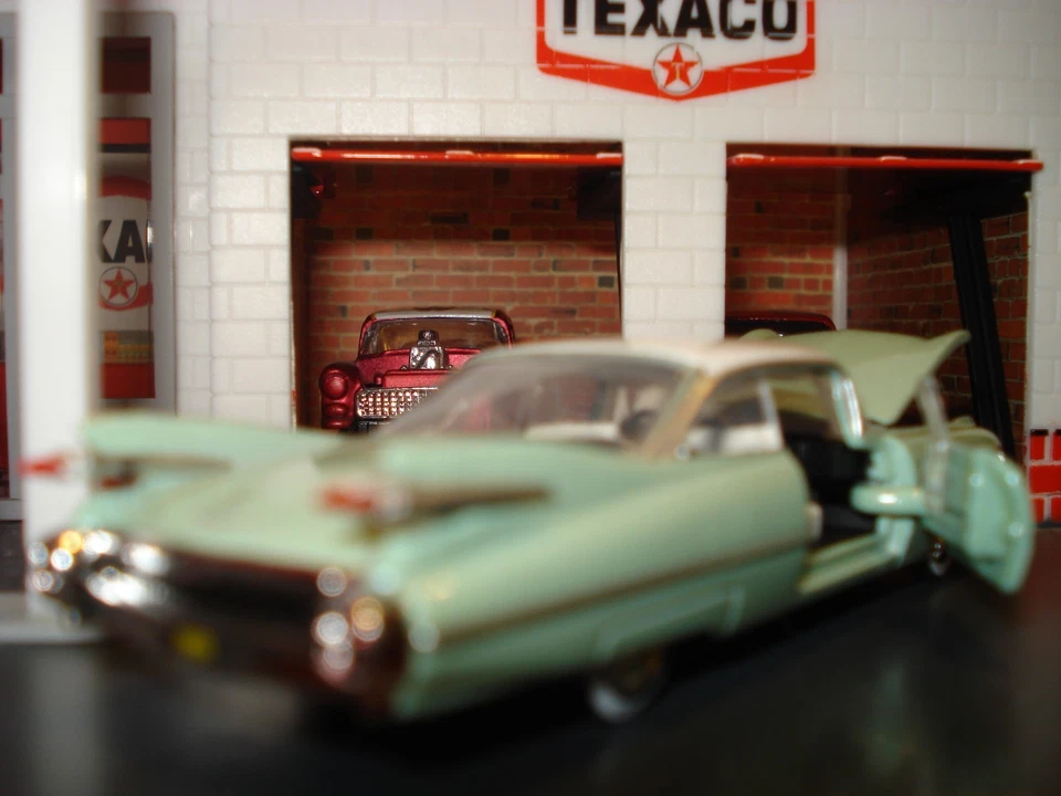 1959 59 CADILLAC COUPE LIMITED EDITION 1/64 1950'S CLASSIC METALLIC GREEN CADDY - Image 4 of 4