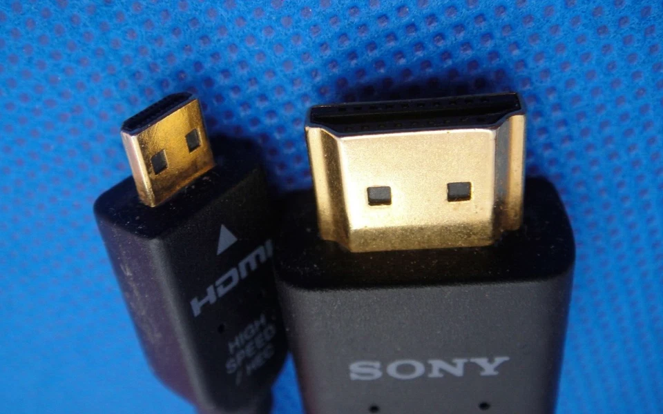 Original SONY DLC-HE20PB Gold High Speed HDMI to Micro HDMI Cable Ethernet HEC - Image 3 of 4