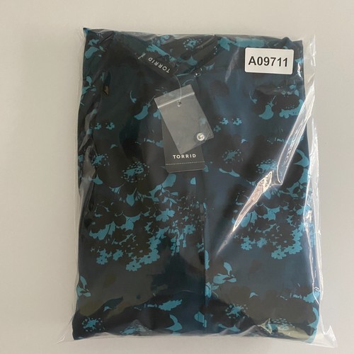 Torrid Georgette Teal Floral Short Sleeve Skater Dress Cutout Detail Size 18 - Picture 9 of 9