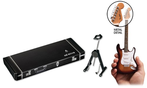 Mini chitarra classica Brownie Fender Strat indossata/invecchiata di AXE HEAVEN - Foto 6 di 6