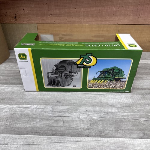 ERTL 1:64 John Deere CP770 CS770 Cotton Picker Stripper Employee Ed.Mint 1/750🔥 - Picture 7 of 9
