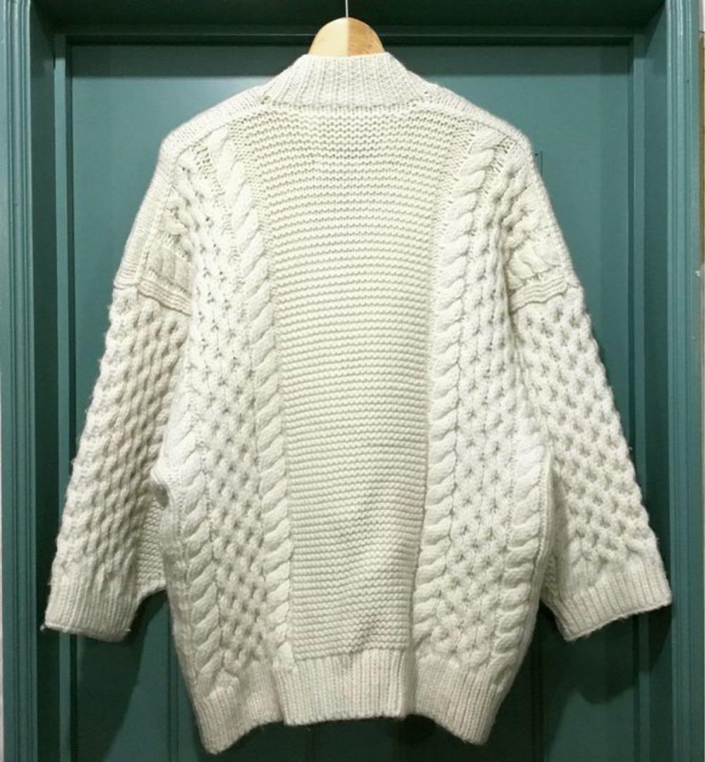I love Mr.Mittens white cardigan in good condition I Love Mr I love Mr.Mittens white cardigan in good condition I Love Mr