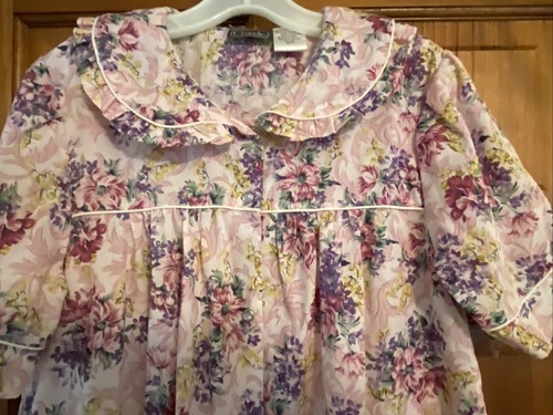 Vestido corto vintage Chandio casa mediano rosa floral MuuMuu plumero bolsillos broches de presión - Imagen 4 de 11