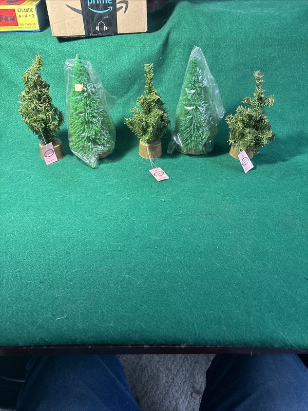Vintage Lot of 3 SSCO BOTTLE BRUSH MINIATURE CHRISTMAS TREES 3 At 7” 2 At 8”