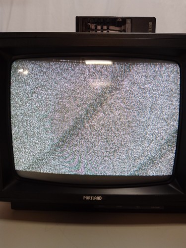 Vintage 1987 Portland Daewoo DCB-416F 13" CRT TV Television Wood Grain w/Remote - Picture 5 of 13