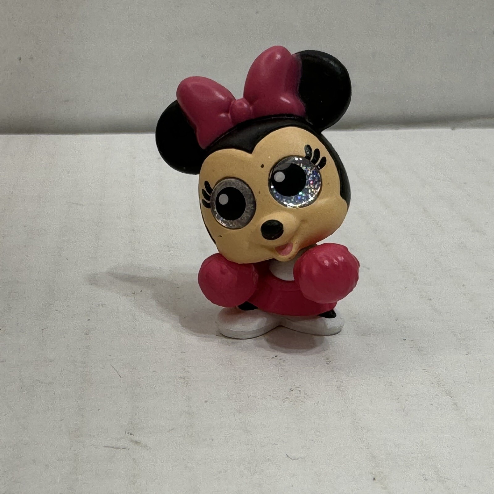 Disney Doorables Academy Exclusive Minnie Mouse Collectible Toy  