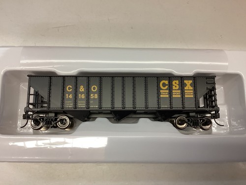 Bowser #42915 escala HO “C&O/CSX” 70 toneladas 12 paneles triple tolva Rd. #141658 | Zustand: New