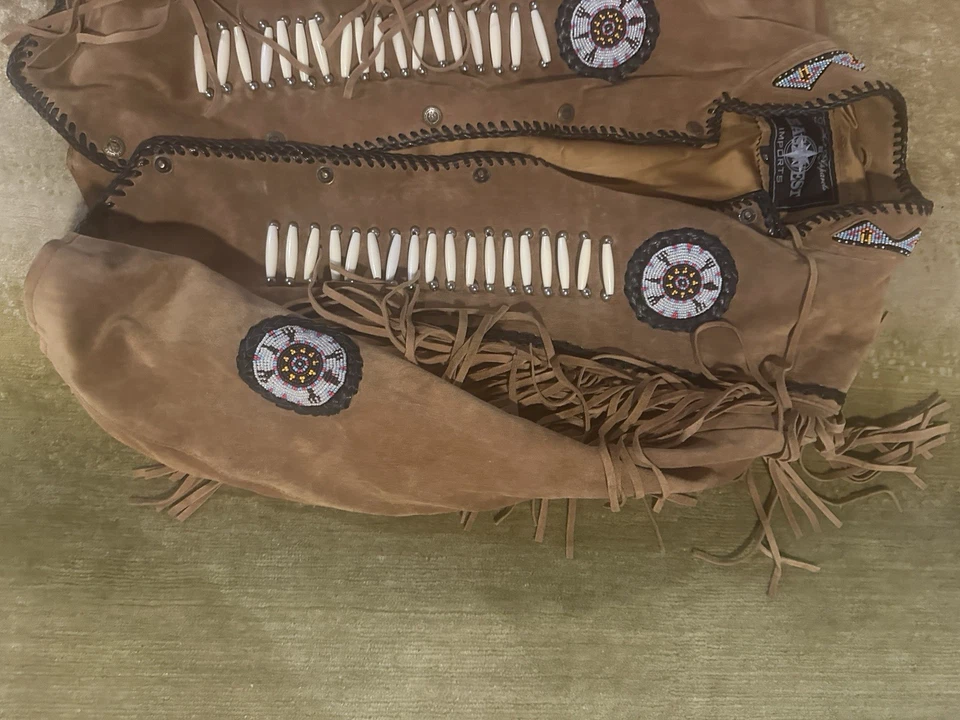 Ropa de cuero East West Chaqueta de cuero Nevera con abalorios Pequeña para mujer Foto 2 de 4