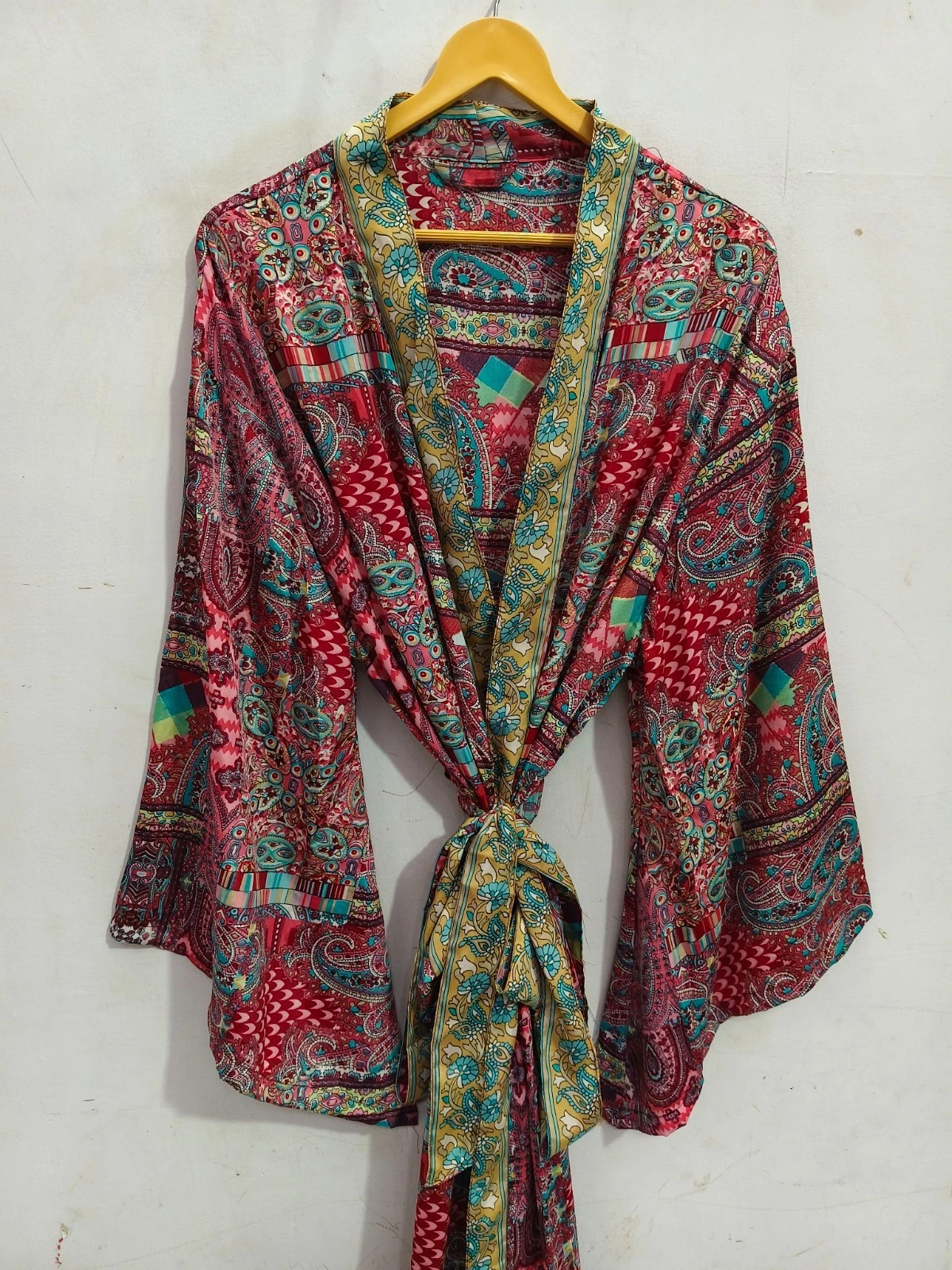 Ankle Length Silk Kimono Robe Summer Wear Soft Bathrobe Free Size Gown L-458
Opens in a new window o