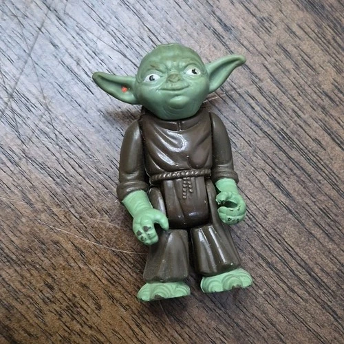 Kenner Star Wars Yoda Action Figure
