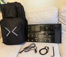 Line 6 HELIX Floor Guitar Multi-Effects Modeler/Pedal w/Backpack Case