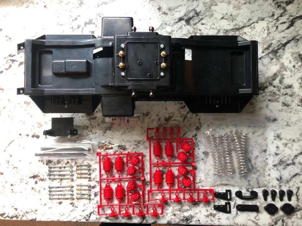 Chasis Tamiya Super ClodBuster con amortiguadores/hardware nuevo Foto 3 de 4