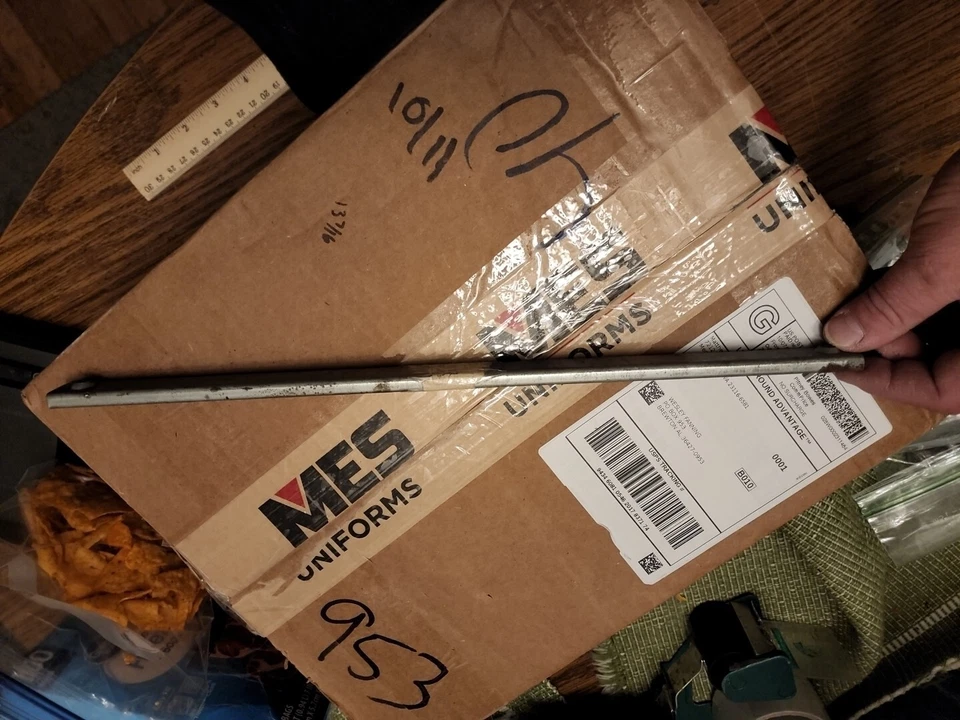 Oldsmobile 4 D.S., H.S. NOS 1959-60 Buick Window Sash Channel FRONT GM # 4761100 - Imagem 3 de 4