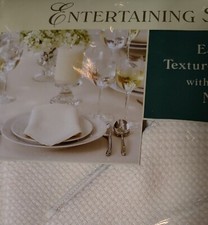 Table Cloth 8 Napkins Oblong Rectangular Stain Resistant 102x60" Christmas