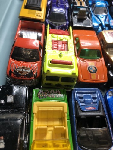 Lot of 22 Hot Wheels Diecast Cars loose Various Models - Picture 6 of 15