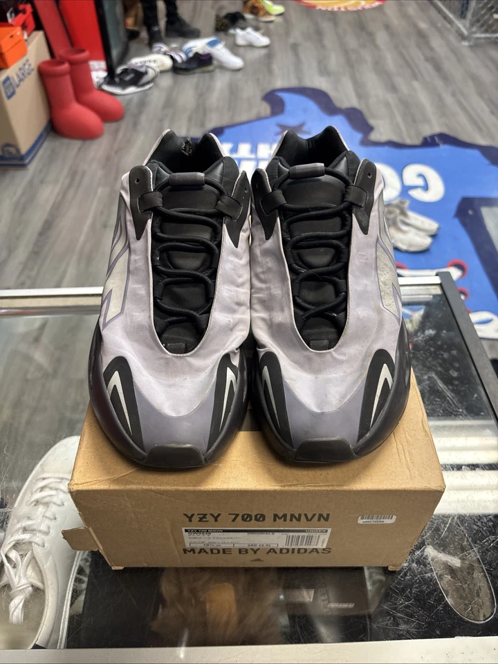 Adidas Yeezy 700 MNVN Geode Boost Talla 11 Hombre Tenis 2022 GW9526 Auténticas Foto 2 de 4