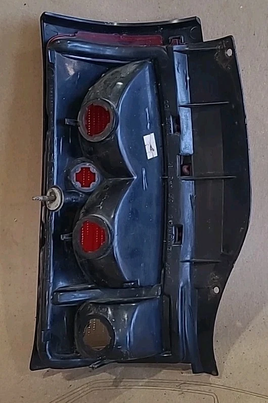 1991-1996 Buick Roadmaster Wagon Passenger Side Right Taillight Tail Lamp Lens Foto 2 de 2