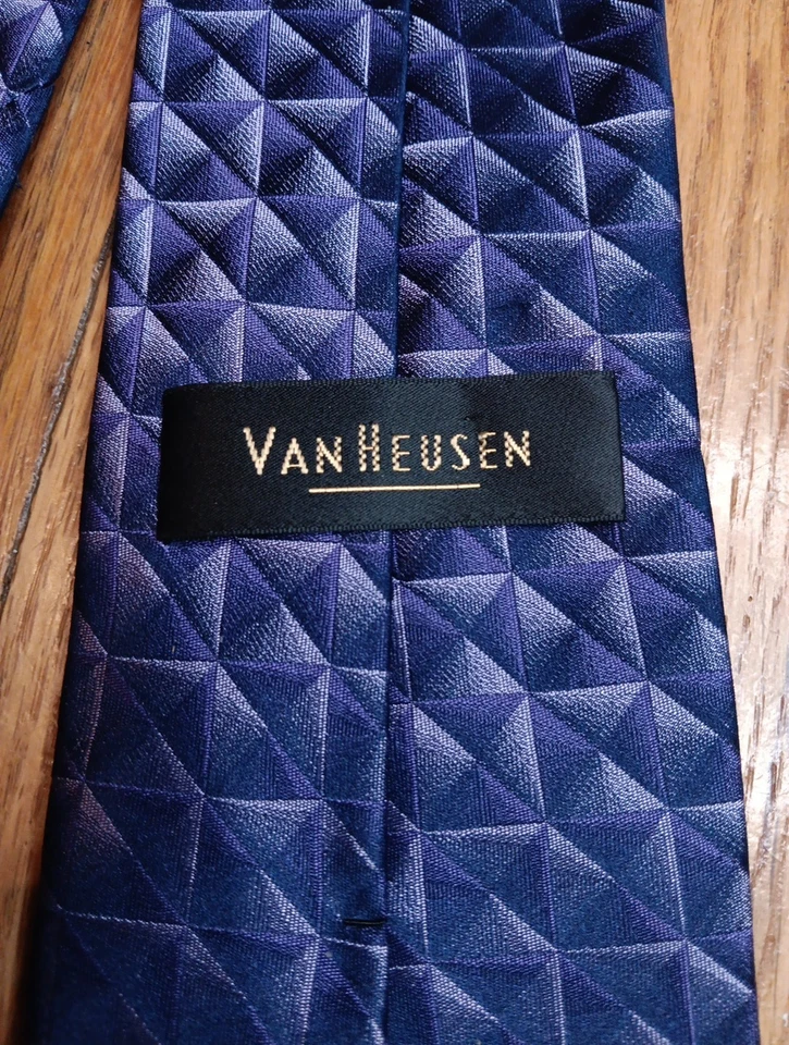 Corbata vintage Van Heusen hecha a mano 100 % seda diseño geométrico púrpura Foto 3 de 4