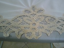 TWIN SIZE BED SKIRT DUST RUFFLE WHITE SCALLOPED CROCHET EDGE EUC