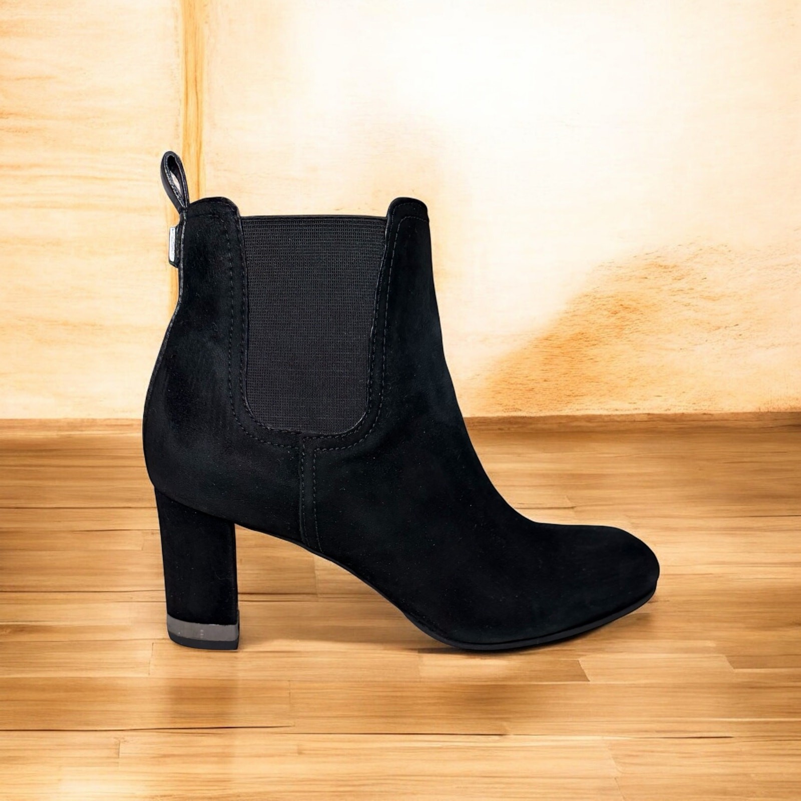 Tory Burch Chelsea Suede Bootie Size 9M   thumbnail 2