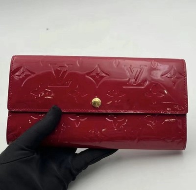 Louis Vuitton Monogram Vernis Sarah long wallet in a glossy red patent leather