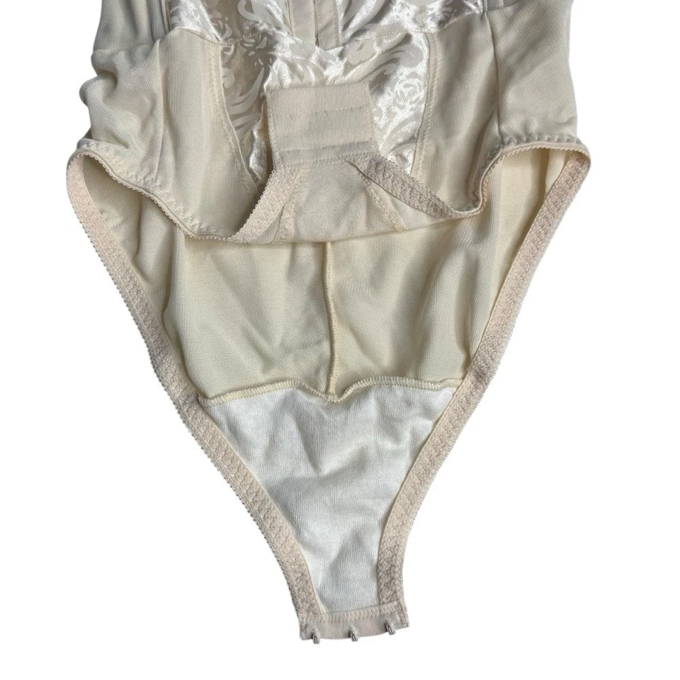 Faja de satén beige Cupido vintage para mujer ropa moldeadora calzoncillos talla mediana Foto 3 de 4