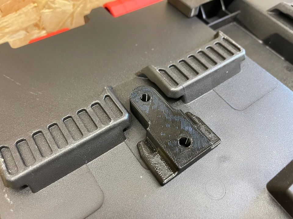 Milwaukee PACKOUT /  Organiser  Compatible Cleats Brackets Wall Mounts Black - Image 3 of 4