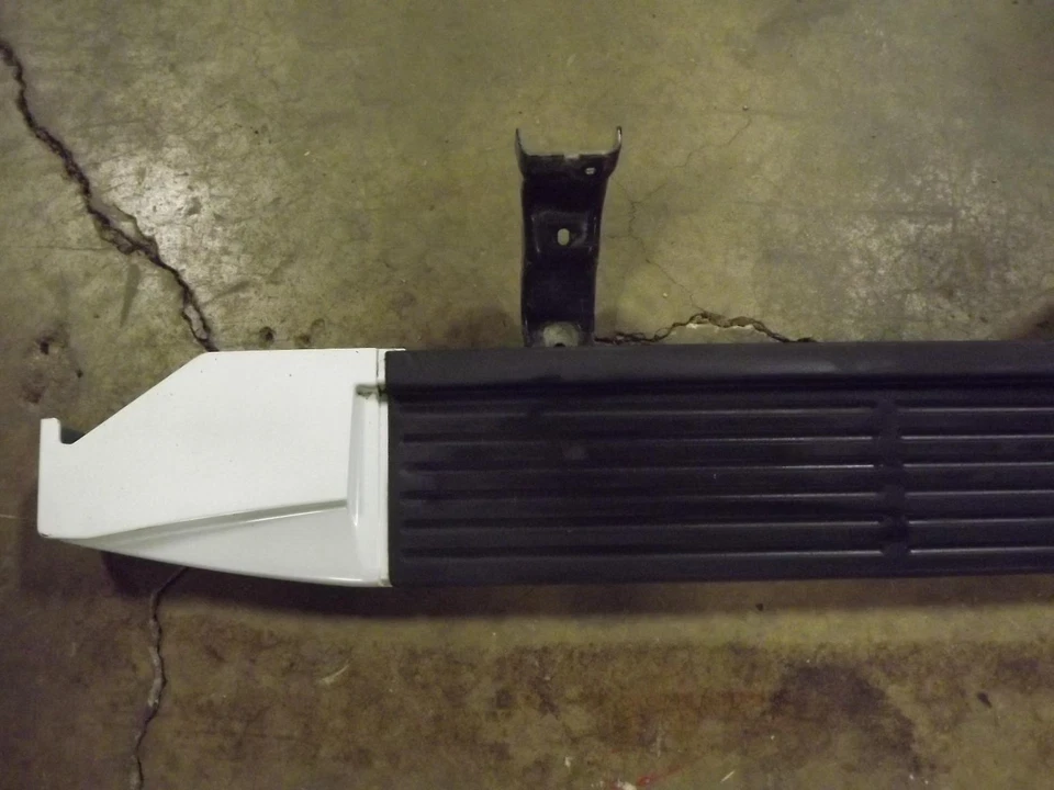 10 INFINITI QX56 Left Driver Lower Running Board W/ Step Nordic White Pearl Q11 — 第 2/4 张图片