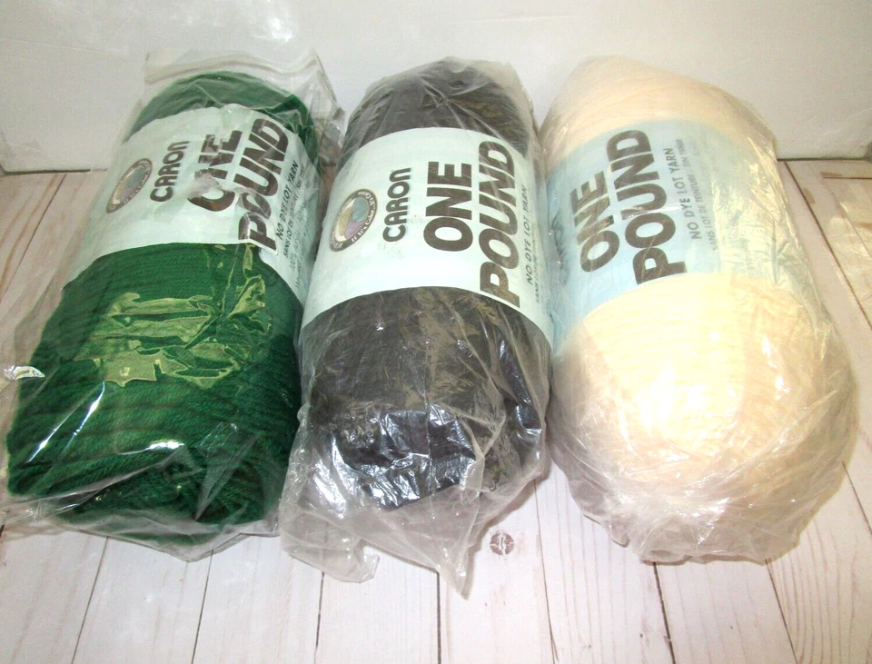 Lote/paquete surtido de hilos CARON de una libra (paquete de 3) Foto 2 de 2