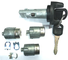 NEW CHEVY GMC OEM 95-97 Ignition Key Switch Cylinder & Door Lock Set W/ 2 Keys