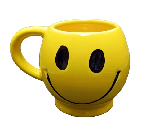 Vintage McCoy Pottery USA Happy Face Yellow Mug 1970's