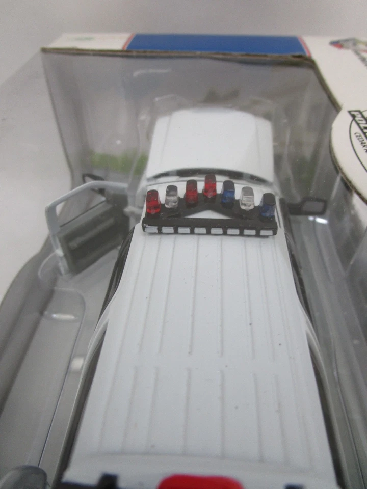 Gearbox Ford Expedition Diecast 1:43 Scale U.S. National Park Service Police - Image 2 of 4