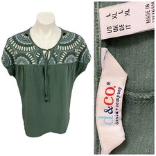 D&Co Top Womens Size Large Green Embroidery S...