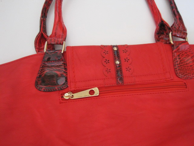 【RED】Multi pocket leather bag Greenwood Leather Multi-Pocket Crossbody Bag. Premium Pebbled Leather