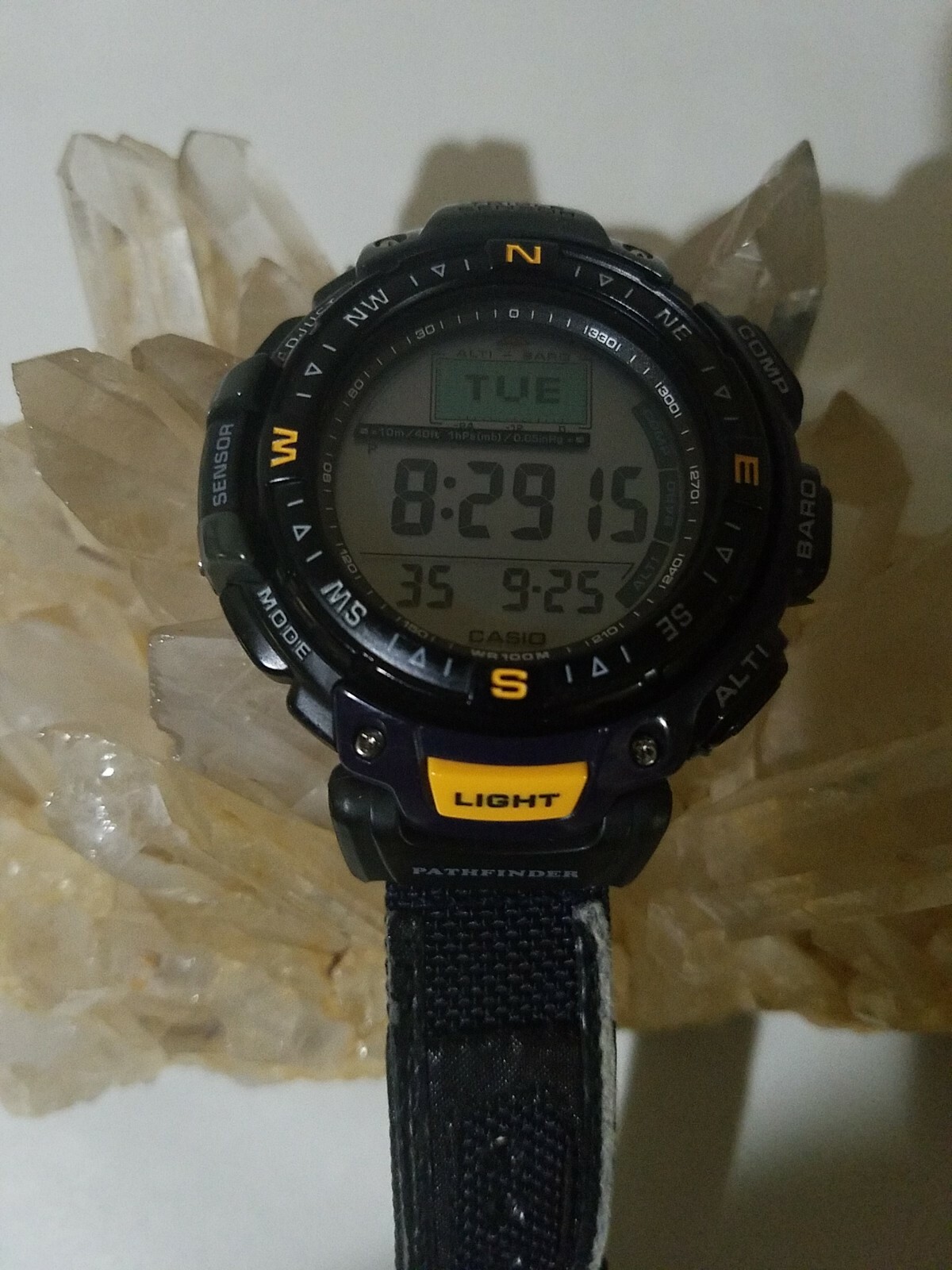 casio pathfinder pag 40 battery type