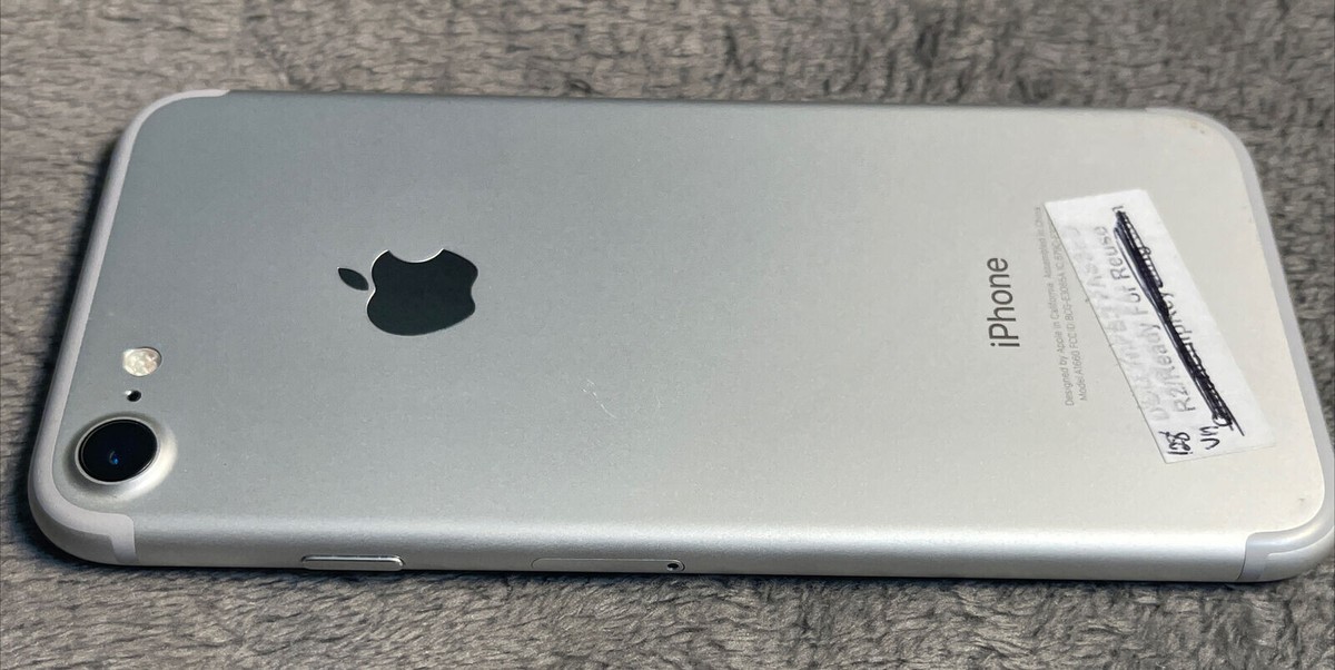 Apple iPhone 7 シルバー Apple iPhone 7 - 32GB - Silver (UNLOCKED) A1660 (CDMA + GSM