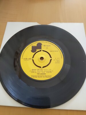 RAY STEVENS 1975 UK 45 - INDIAN LOVE CALL / WITH PAPER LABELS 4 PRONG CENTRE 