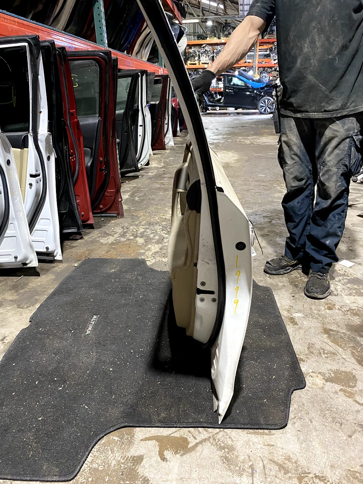 Front Door NISSAN ALTIMA Right 13 14 15 16 17 18 - Image 3 of 4