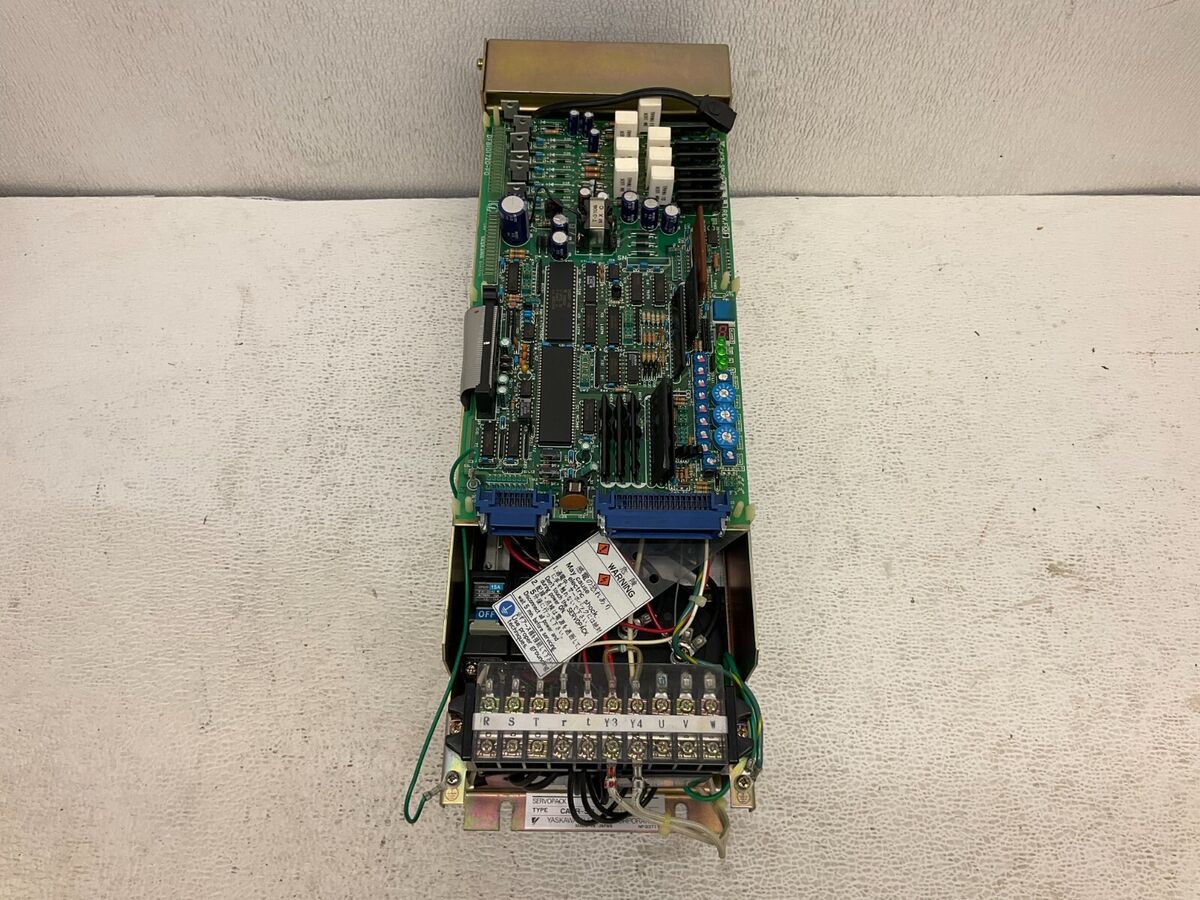 Yaskawa CACR-SR 20BB1BF Servopack Servo Controller 230 VAC 3 Yaskawa CACR-SR 20BB1BF Servopack Servo Controller 230 VAC 3