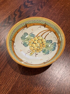 Vietri Tre Vigne Bowl Grapes 7.5  Vegetable Discontinued, Orange Band, Perfect