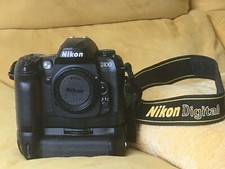 NIKON D100 DSLR DIGITAL CAMERA (BODY+POWER BATTERY GRIP NIKON MB-D100)