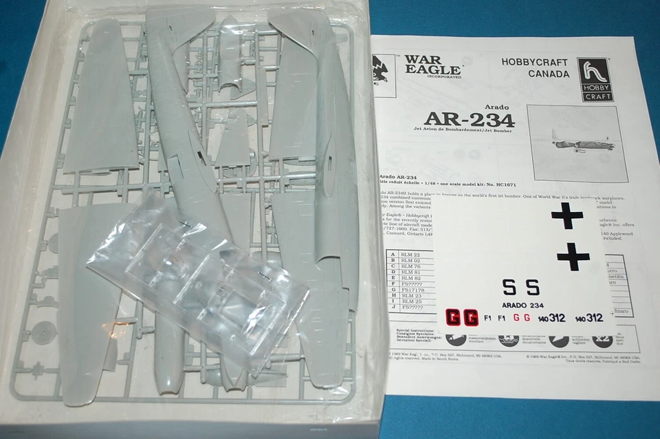 Hobby Craft HC1671 - Arado AR-234 scala 1/48 - Immagine 2 di 2