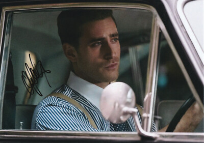 Signiertes OLIVER JACKSON COHEN A4 The Haunting Of Bly Manor Foto - Echtheitszertifikat