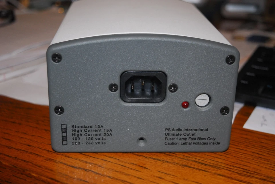 PS Audio Ultimate Outlet - Power Stabilizer for Home Theater and Audio Equipment - Image 2 of 4