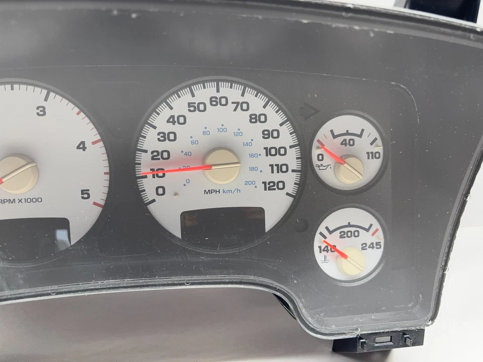 Cuadro de instrumentos velocímetro, Ram 2500 3500 2004-2005 5,9 L diésel cerraduras eléctricas Foto 3 de 4
