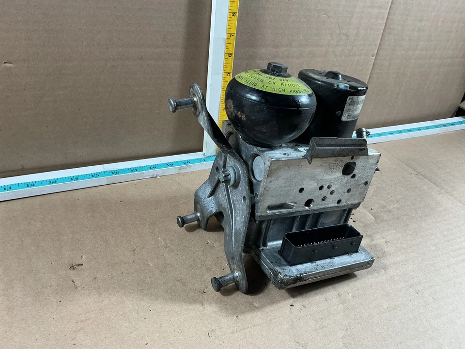 2003-2006 Mercedes-Benz E500 W211 ABS Anti Lock Brake Hydraulic Pump OEM - Image 4 of 4