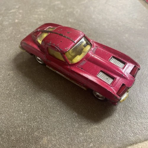 VINTAGE CORGI TOYS CHEVROLET CORVERTE STING RAY PLAYWORN  CONDITION